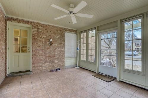 6405 Lk Dr, Milwaukee WI 53217-4229 exterior