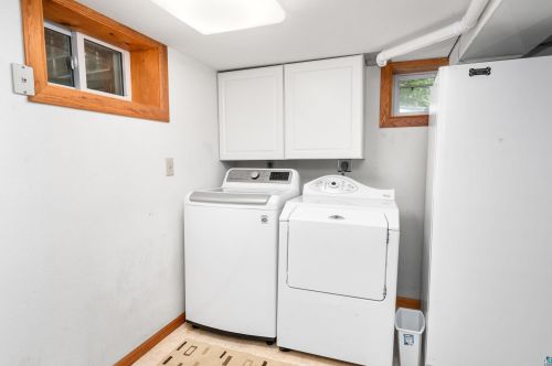 2327 Hillcrest Dr, Duluth MN 55811-3137 exterior