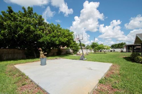 2863 44 St, Naples FL 34116-8204 exterior