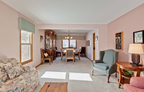 1404 Candlewood Dr, Bull Valley IL 60014-8964 exterior