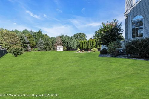 325 Meadowood Rd, Jackson Twp NJ 08527-1181 exterior