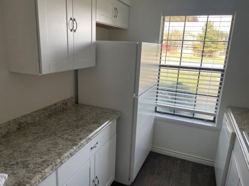 2422 Northgate Dr, Irving TX  75062-3201 exterior