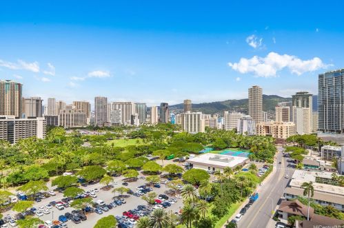 223 Saratoga Rd, Honolulu HI  96815-1942 exterior