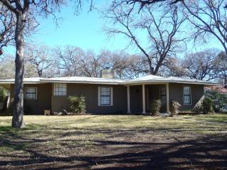 4327 Airport Blvd, Austin TX  78722-1039 exterior