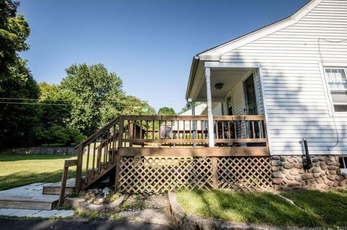 96 Wallace Row, Wallingford CT 06492-3137 exterior