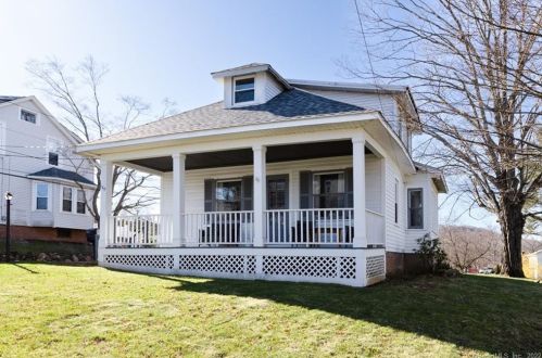 168 Montowese Ave, North Haven CT 06473-3806 exterior