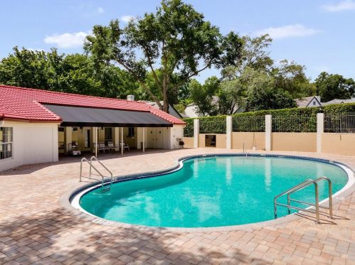 451 Hamptoncrest Cir, Lake Mary FL  32746-4309 exterior