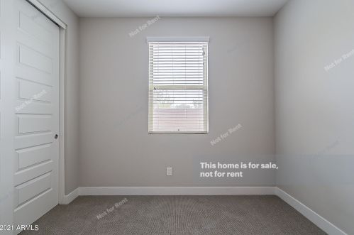 828 Amberwood Dr, Phoenix AZ 85045-0604 exterior