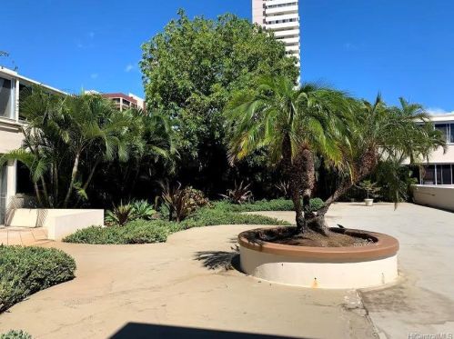 1423 Emerson St, Honolulu HI  96813-2128 exterior