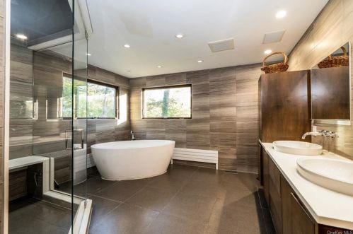 16 Hemlock Holw Rd, Armonk NY 10504-3009 exterior