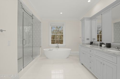 31 Baldwin Farms, Greenwich CT 06831-3307 exterior