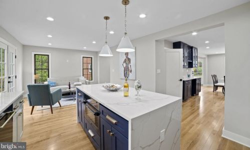 1505 Crestwood Dr, Alexandria VA  22302-2303 exterior