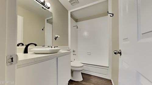 101 7th St, Phoenix AZ  85034-0663 exterior