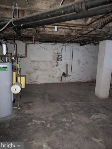 4830 Cedar Ave, Philadelphia PA 19143-2034 exterior