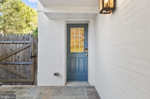 4420 Fessenden St, Washington DC  20016-4054 exterior