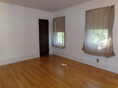 1416 Bank St, Kalamazoo MI 49001-2906 exterior