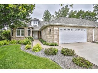 1282 Silverthorn Dr, Saint Paul, MN 55126-5643