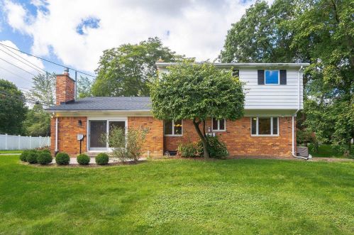 1136 Brewster Rd, Rochester MI 48309-1433 exterior