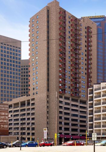 66 9th St, Saint Paul MN  55101-4700 exterior