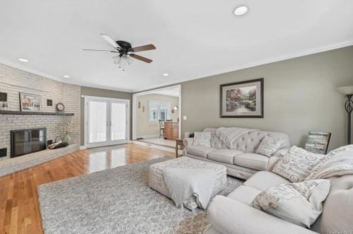 40 Cox Ave, Armonk NY 10504-2016 exterior