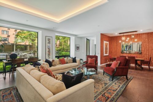 333 Barry Ave, Chicago, IL 60657-5638