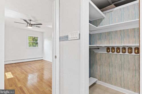 8 Maddock Dr, Trenton NJ 08628-2308 exterior