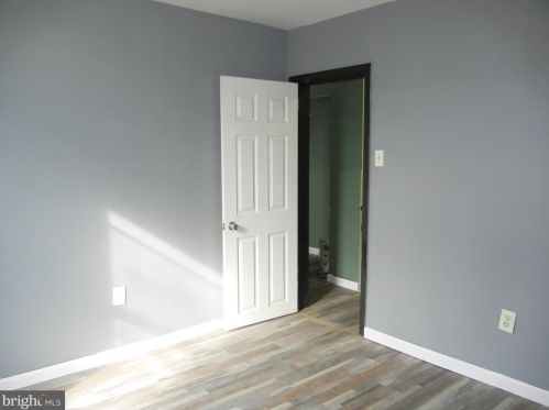 1924 4 St, Philadelphia PA 19122-2206 exterior