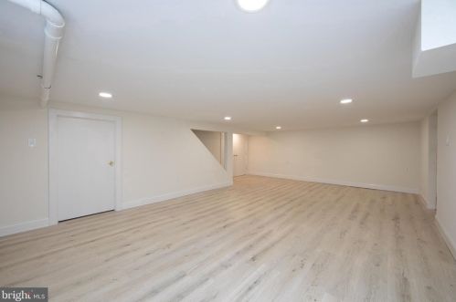 281 Rhoads Ave, Tavistock NJ  08033-1470 exterior