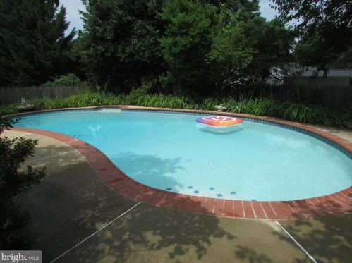 7030 Santa Maria Ct, Mc Lean VA  22101-3410 exterior