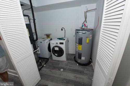 2122 2nd St, Philadelphia PA 19147-3802 exterior