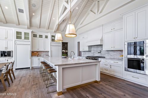 5431 Exeter Blvd, Phoenix AZ 85018-3227 exterior