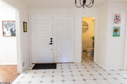 8 Wedgewood Way, Scotch Plains NJ  07076-2727 exterior