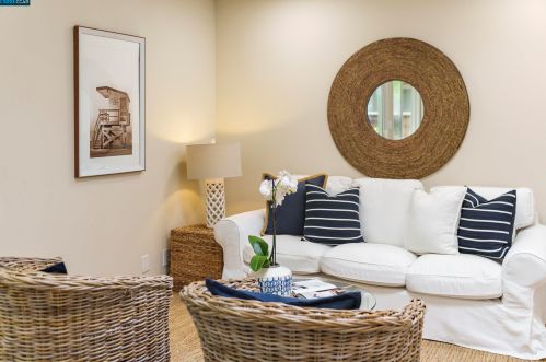 1200 Thames Dr, Concord, CA 94518-3939