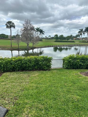 21 Is Dr, Boynton Beach FL 33435-3338 exterior