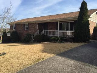 3934 Mission Oaks Dr, Chattanooga TN  37412-1939 exterior