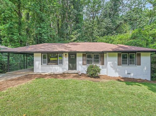 1689 Laurelwood Dr, Atlanta GA 30311-3800 exterior
