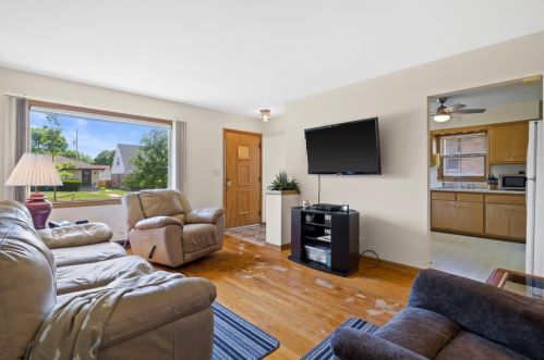 4957 66th St, Milwaukee, WI 53218-4035