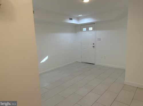 1342 Levis St, Washington, DC 20002-2925