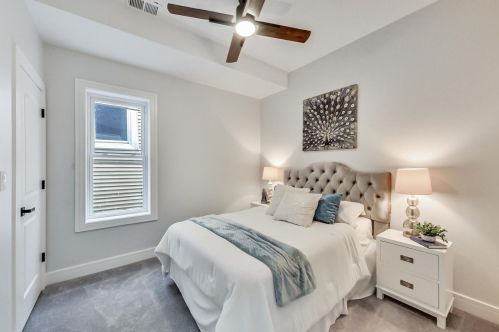 1624 Peterson Ave, Chicago IL  60660-2417 exterior