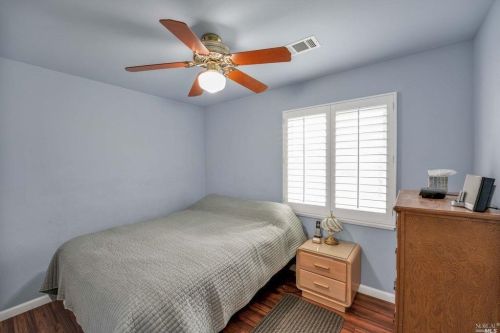 1547 Claycord Ave, Concord CA 94521-2216 exterior