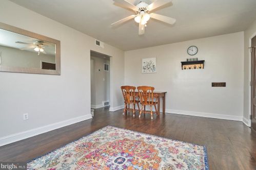 1000 Crawford Dr, Rockville MD  20851-1605 exterior