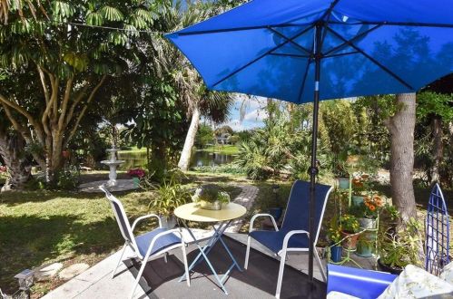 1097 Alhambra Cir, Naples FL 34103-3287 exterior