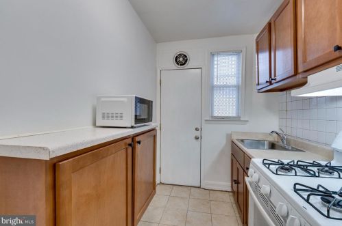 5228 4 St, Washington DC 20003-3481 exterior