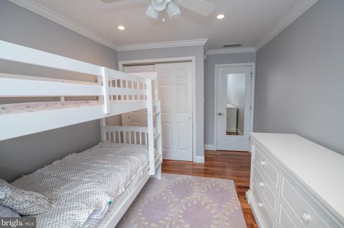 2932 Juniper St, Philadelphia PA 19148-4951 exterior