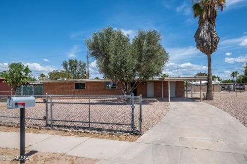 5749 Irving Ave, Tucson AZ  85706-4825 exterior
