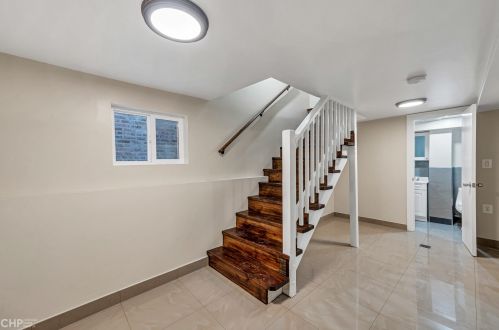 5937 Artesian Ave, Chicago IL 60645-5301 exterior