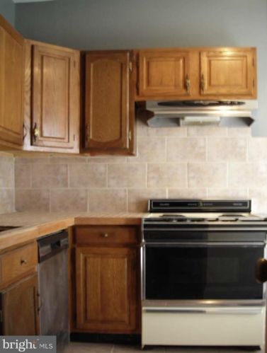 1515 19 St, Philadelphia PA 19121-4121 exterior