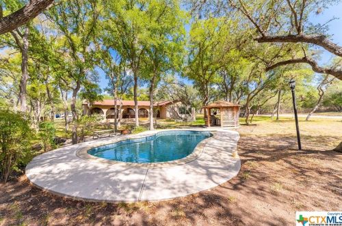 309 Rolling Oaks Ln, San Antonio TX 78253-5354 exterior