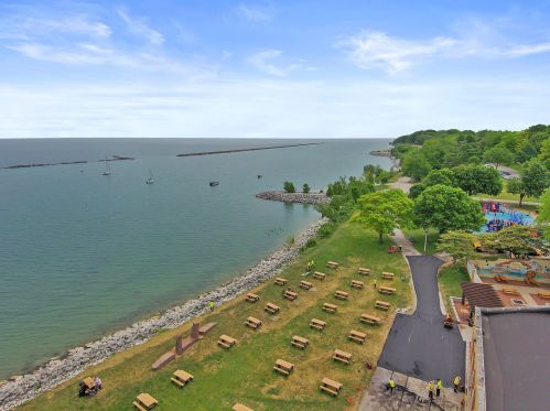 2867 Superior St, Milwaukee WI  53207-2550 exterior