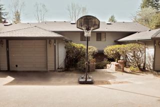 19616 61st Pl, Bothell WA  98028-1954 exterior